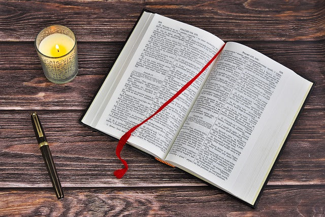 What is the Bible? Who is Jesus? Holy King James Bible.